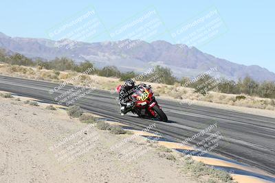 media/Dec-04-2025-Racers Edge (Thu) [[5ebc9f124d]]/3-B Group/3-Session 2 (Turn 7 Inside)/